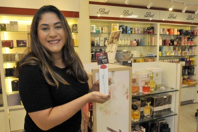 Daniela Dominguez explica que a rede se preparou para as ofertas  -  (crédito:  Marcelo Ferreira/CB/D.A Press)