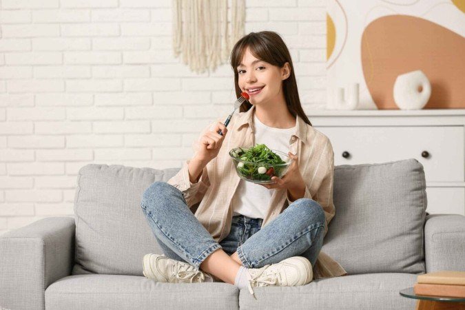 Uma dieta equilibrada, aliada a hábitos saudáveis, pode ajudar a reduzir o risco de AVC (Imagem: Pixel-Shot | Shutterstock) - (crédito: EdiCase) Uma dieta equilibrada, aliada a hábitos saudáveis, pode ajudar a reduzir o risco de AVC (Imagem: Pixel-Shot | Shutterstock) - (crédito: EdiCase)