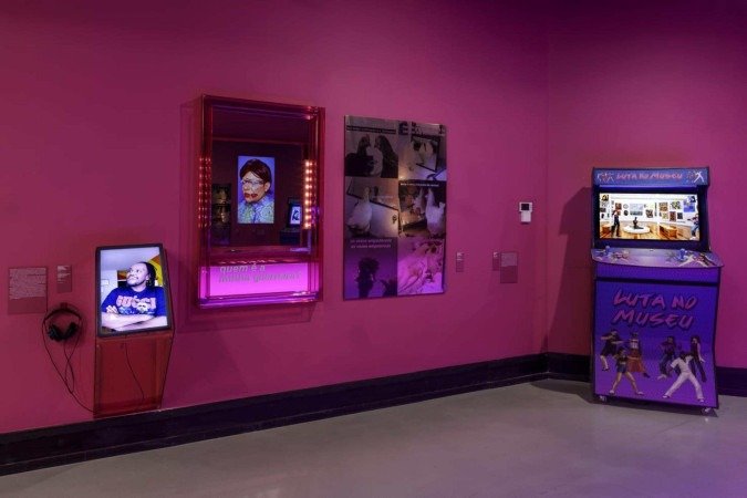 MEME: no Br@sil da memeficação
Curadoria: Clarissa Diniz e Ismael Monticelli, com a colaboração do @newmemeseum. Visitação até 1º de março de 2026, de terça a domingo, das 9h às 21h. Classificação indicativa livre
