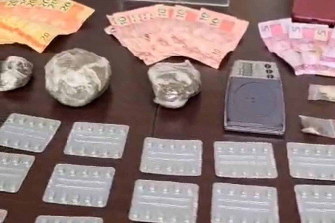 Homem que fazia delivery de drogas em Planaltina é preso
 -  (crédito: PCDF/Divulgação)