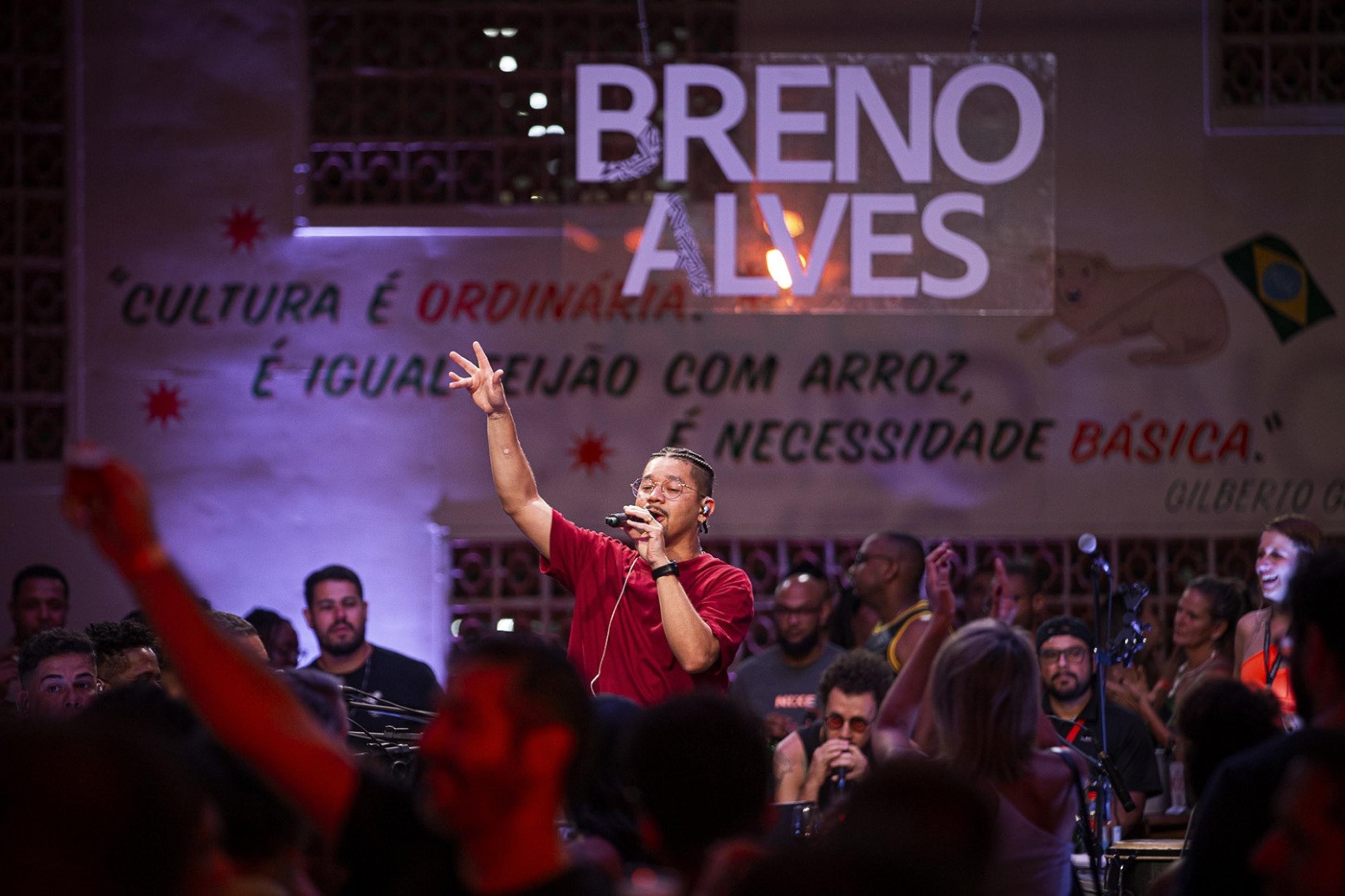 Aniversário do sambista Breno Alves anima o domingo no Minas Tênis Clube