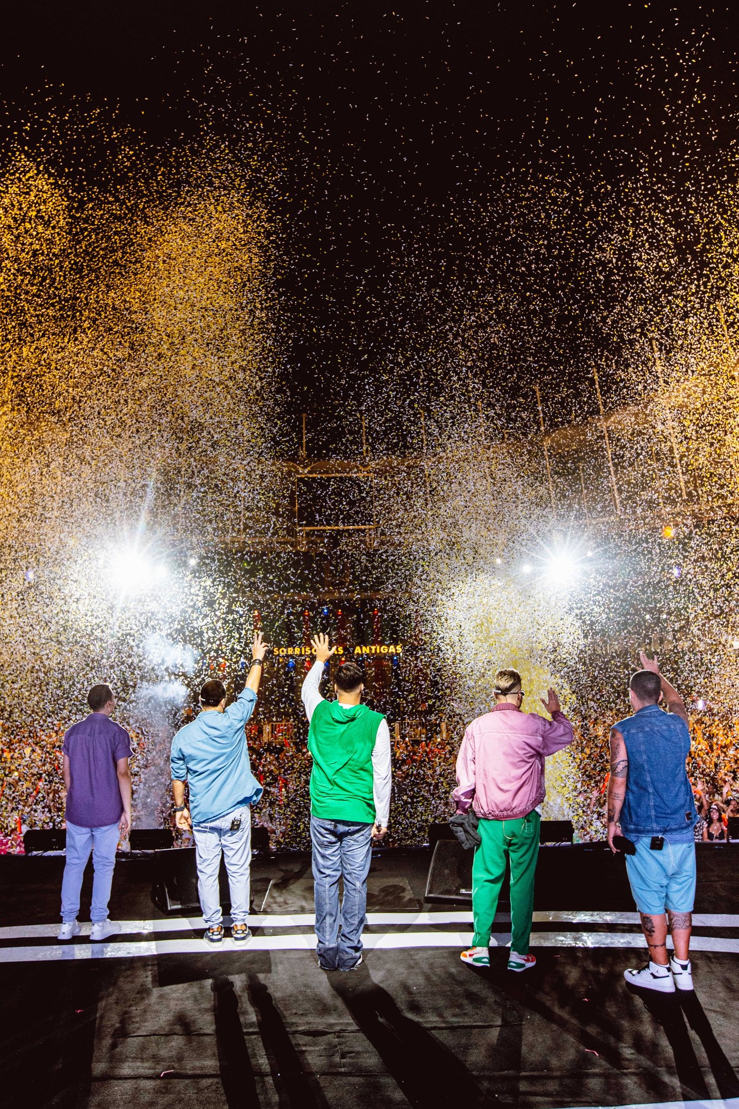 Sorriso Maroto faz a festa do pagode em turnê de despedida neste sábado