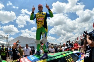 Nelsinho Piquet Jr. garante a pole position na corrida principal da Stock Car - (crédito: Ed Alves/CB/D.A Press) Nelsinho Piquet Jr. garante a pole position na corrida principal da Stock Car - (crédito: Ed Alves/CB/D.A Press)