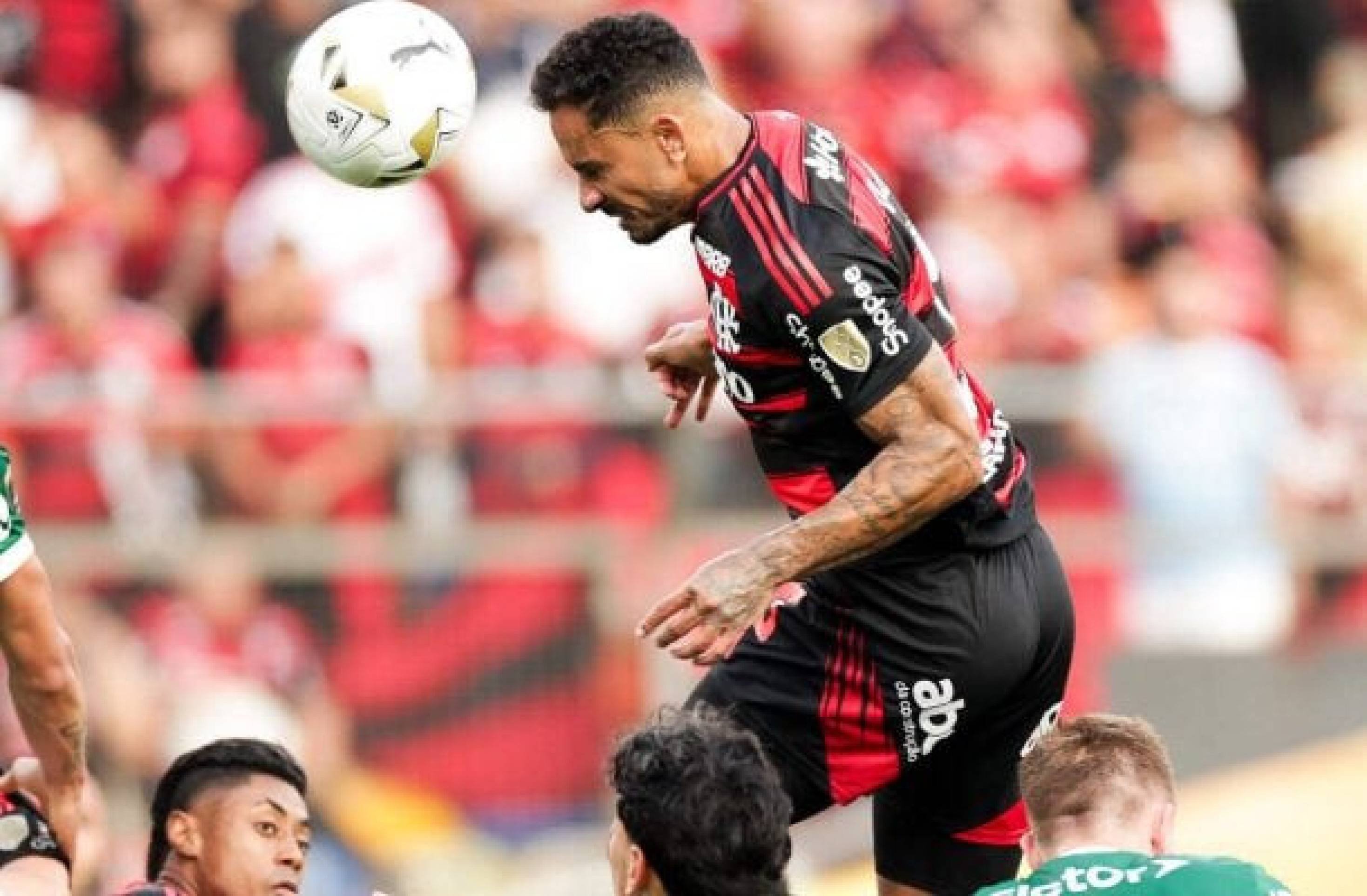 Torcedor do Flamengo, Danilo realiza sonho do título com o clube