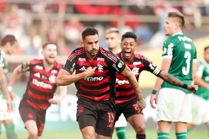 Danilo marcou de cabeça e garantiu o tetra das Américas para o Flamengo - (crédito: Gilvan de Souza/Flamengo) Danilo marcou de cabeça e garantiu o tetra das Américas para o Flamengo - (crédito: Gilvan de Souza/Flamengo)