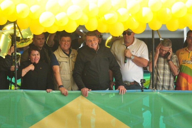 Bolsonaro em Juiz de Fora na campanha eleitoral de 2022: estado tem papel decisivo nas urnas
 -  (crédito: Alexandre Guzanshe/EM/D.A Press – 16/8/22)