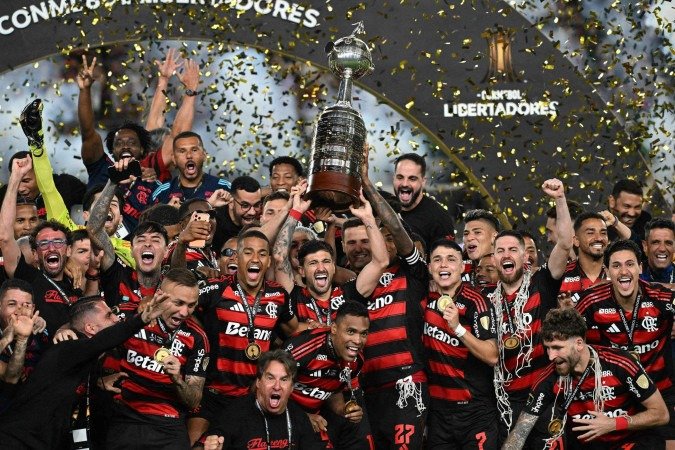 Além do troféu, o Flamengo embolsou R$ 128 milhões em premiação da Conmebol