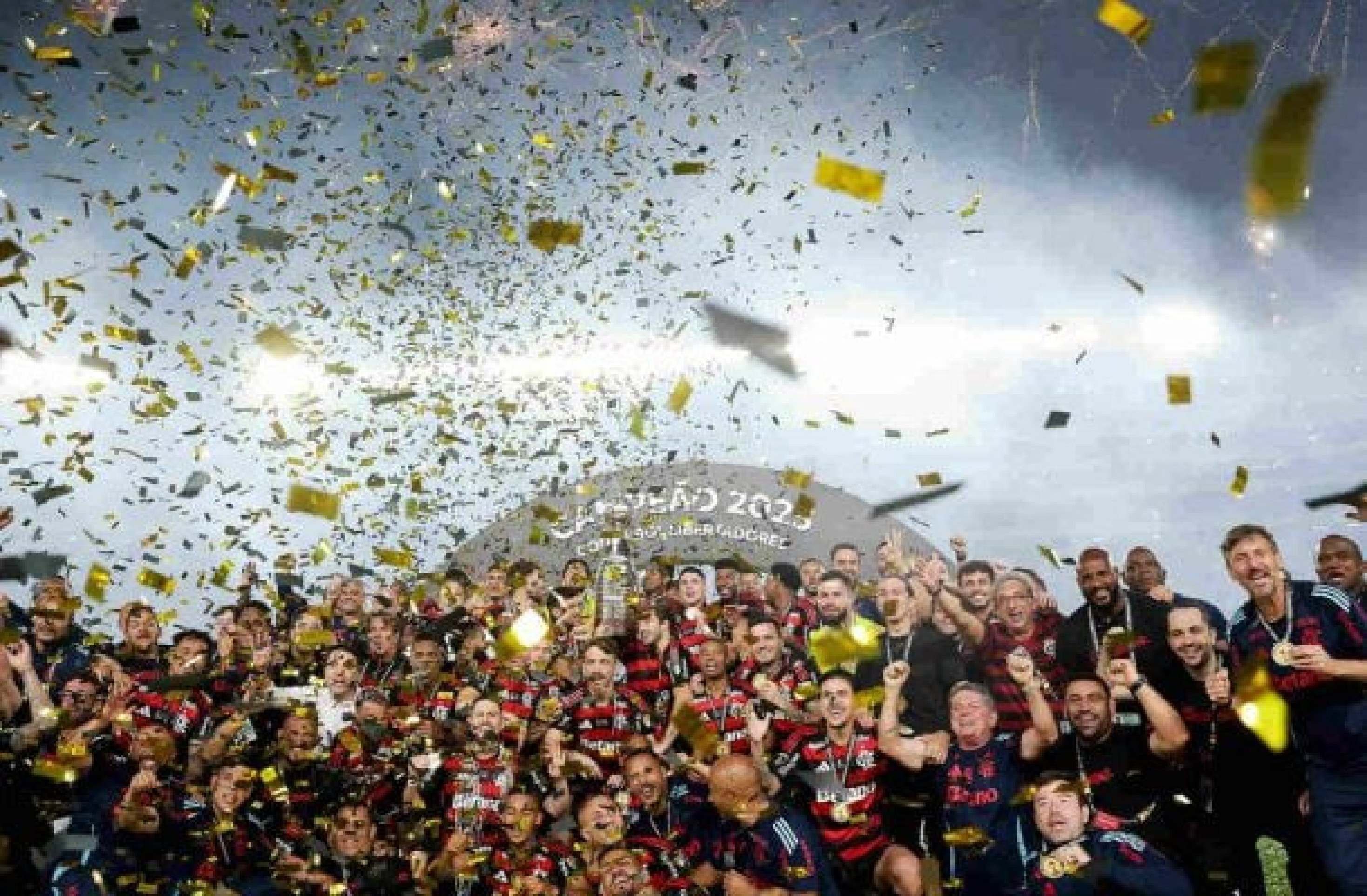 Flamengo desembarca no Rio de Janeiro após conquistar tetra da Libertadores