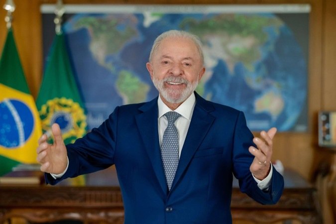 Lula critica privilégios da elite e exalta isenção do Imposto de Renda