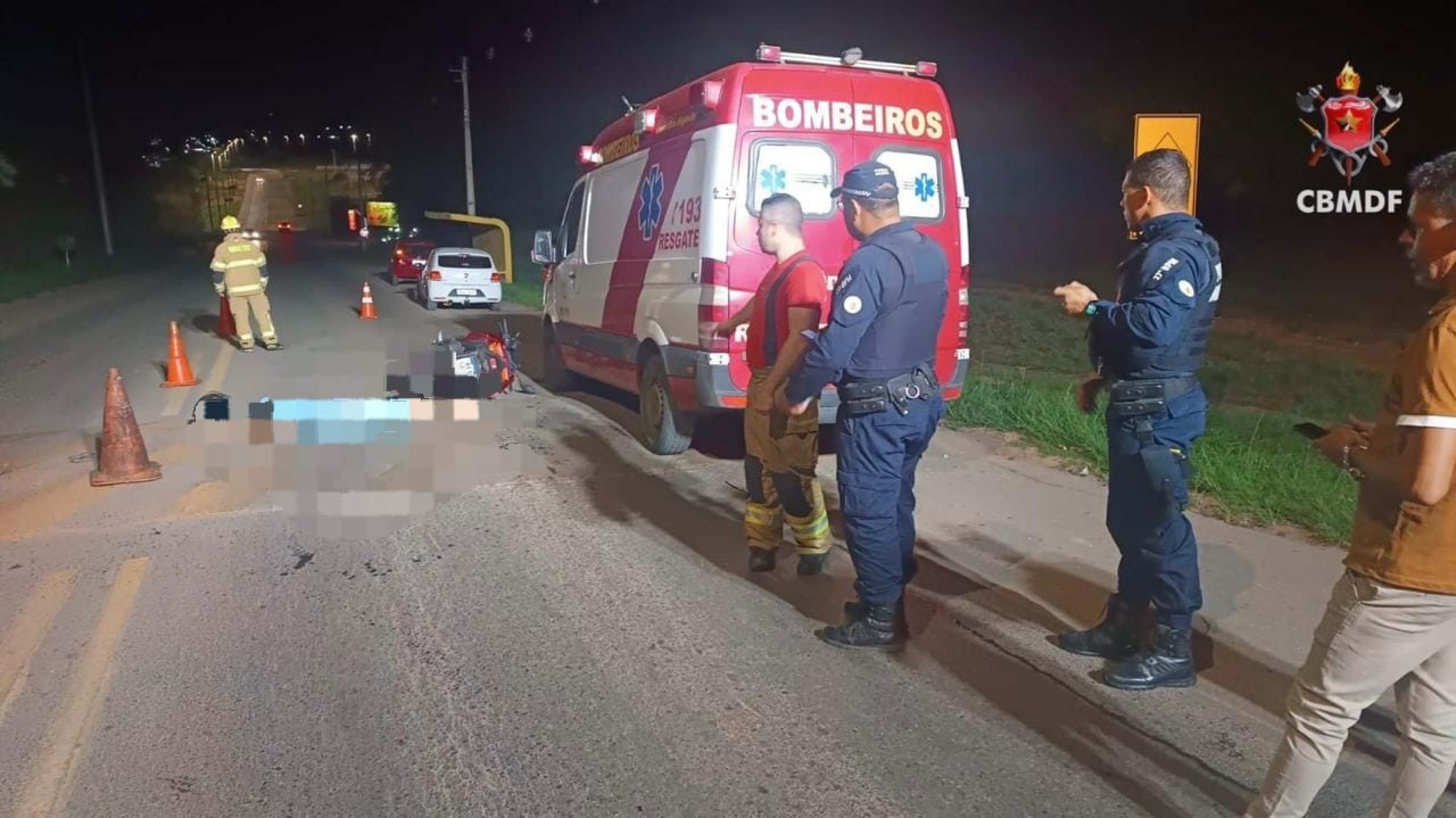 Mulher morre após colisão entre moto e carro em Santo Antônio do Descoberto