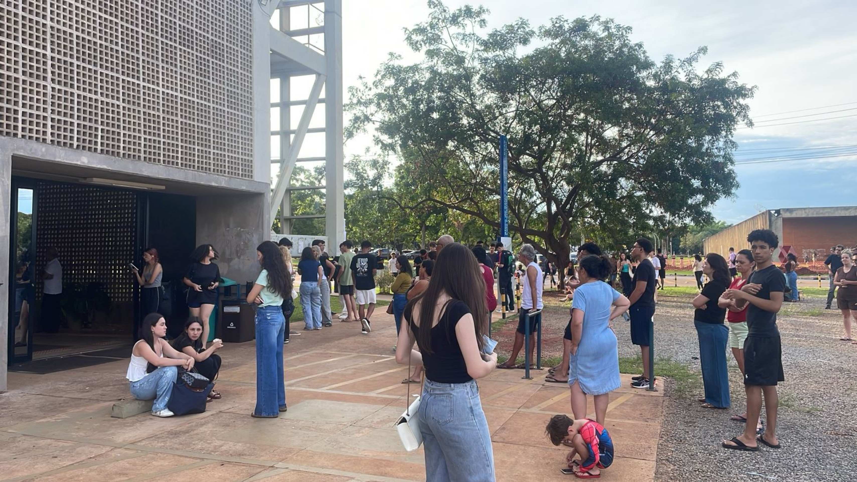 Estudantes comentam temas da redação e prova do PAS