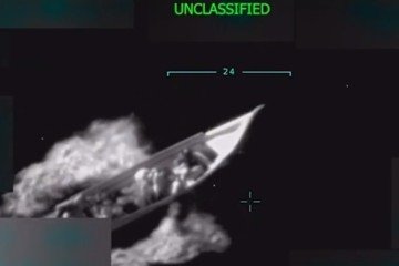 Imagem de vídeo mostra supostamente lancha do narcotráfico sob mira dos EUA