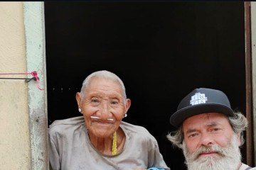  Neste ano, Toitji reencontrou o antropólogo Márnio Teixeira-Pinto, conhecido desde os tempos do contato  -  (crédito: Funai)