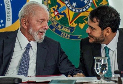 ula pediu a Messias que continue no governo federal, e reiterou a confiança no aliado -  (crédito: Rafa Neddermeyer/Agência Brasil) -ula pediu a Messias que continue no governo federal, e reiterou a confiança no aliado -  (crédito: Rafa Neddermeyer/Agência Brasil)