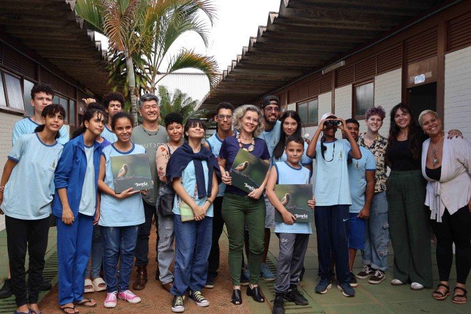 Divulgação do livro de fotografia de Izaura Cruz, na Escola Bilíngue Libras e Português, em Taguatinga      