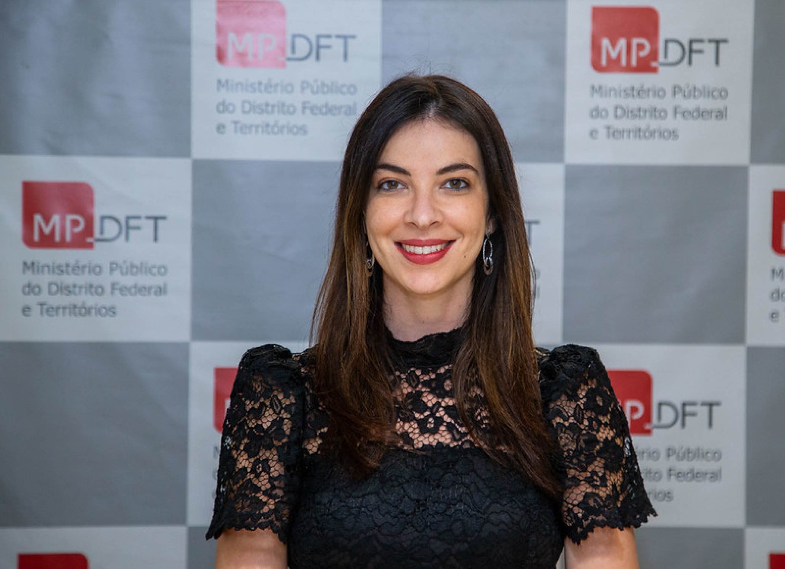 Justiça para as mulheres: a semente do caliandra no DF