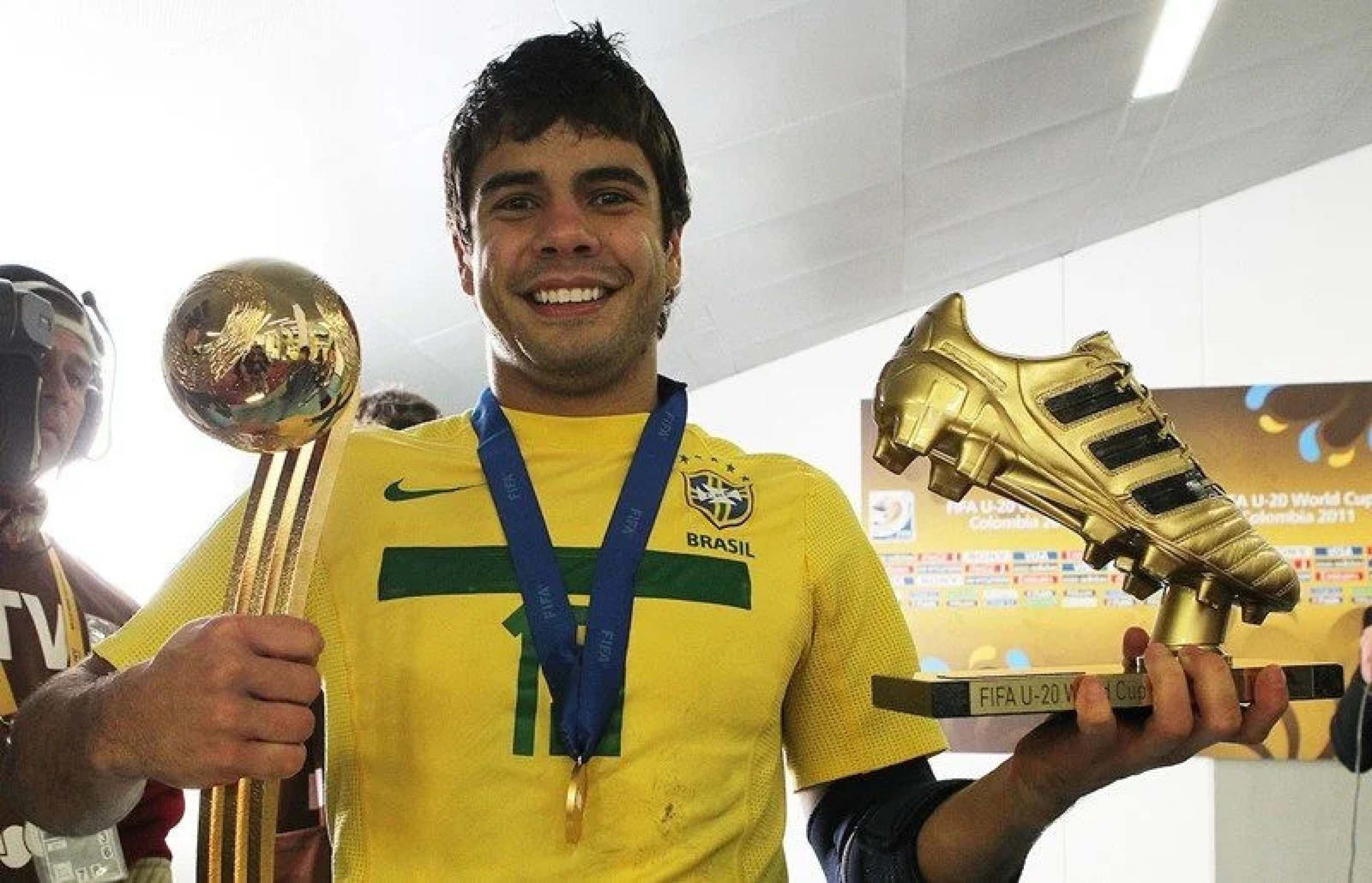 Eleito o melhor jogador do Mundial Sub-20 de 2011, Henrique tamb&eacute;m foi o artilheiro do torneio, com seis gols. 