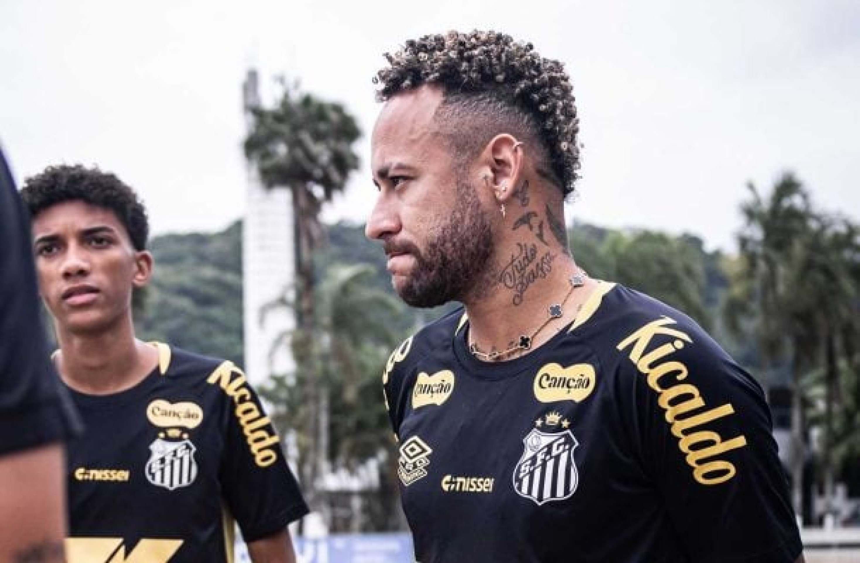 Neymar é preservado de treino do Santos e Tiquinho inicia tratamento