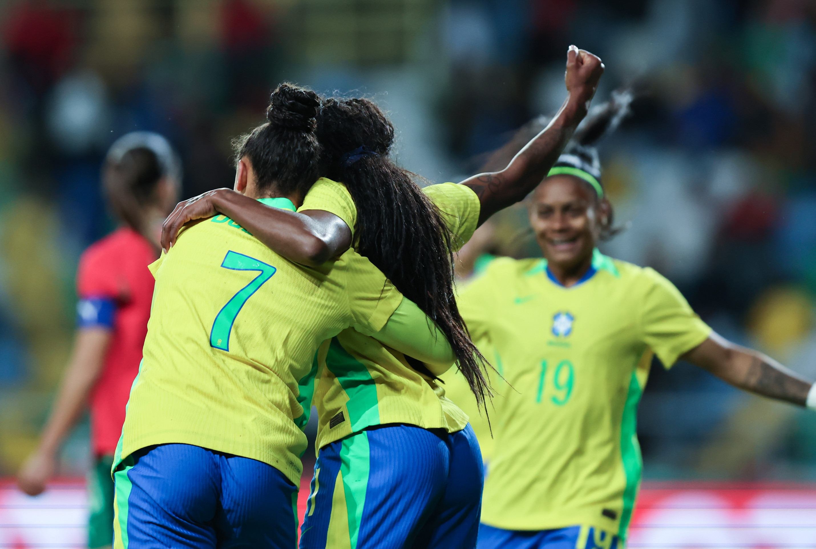 A alegria das jogadoras da Seleção com a goleada por 5 x 0 sobre Portugal