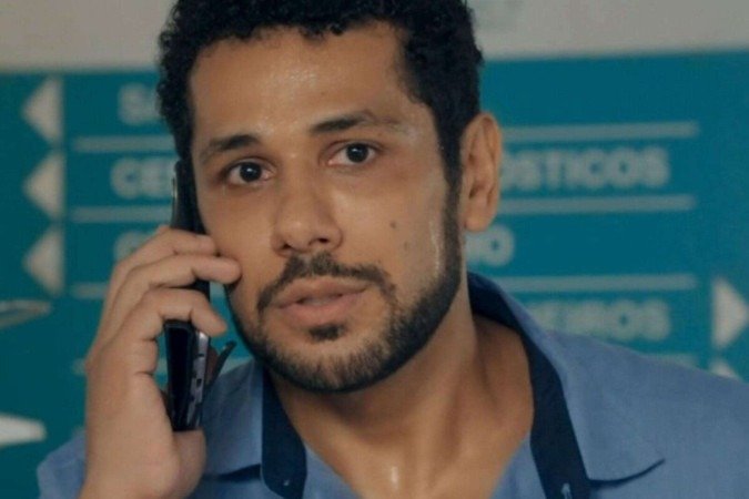 Jornalista da Globo detona sumiço de ator em 