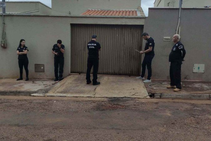 Operação castelo de areia cumpre cinco mandados de prisão - (crédito: PCDF/Divulgação) Operação castelo de areia cumpre cinco mandados de prisão - (crédito: PCDF/Divulgação)