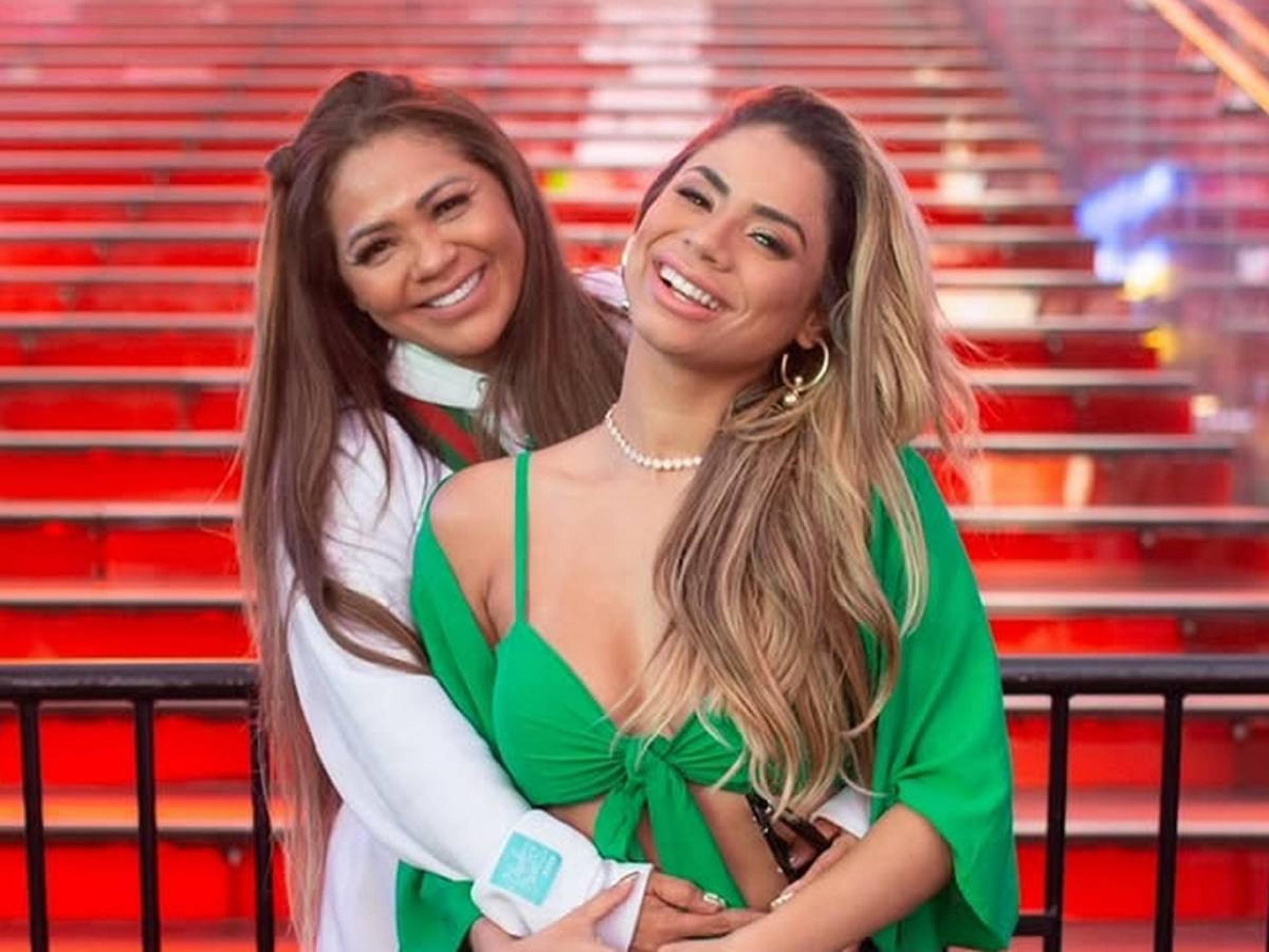 Mãe de Lexa se manifesta sobre substituição como rainha de bateria -  (crédito: Observatorio dos Famosos)