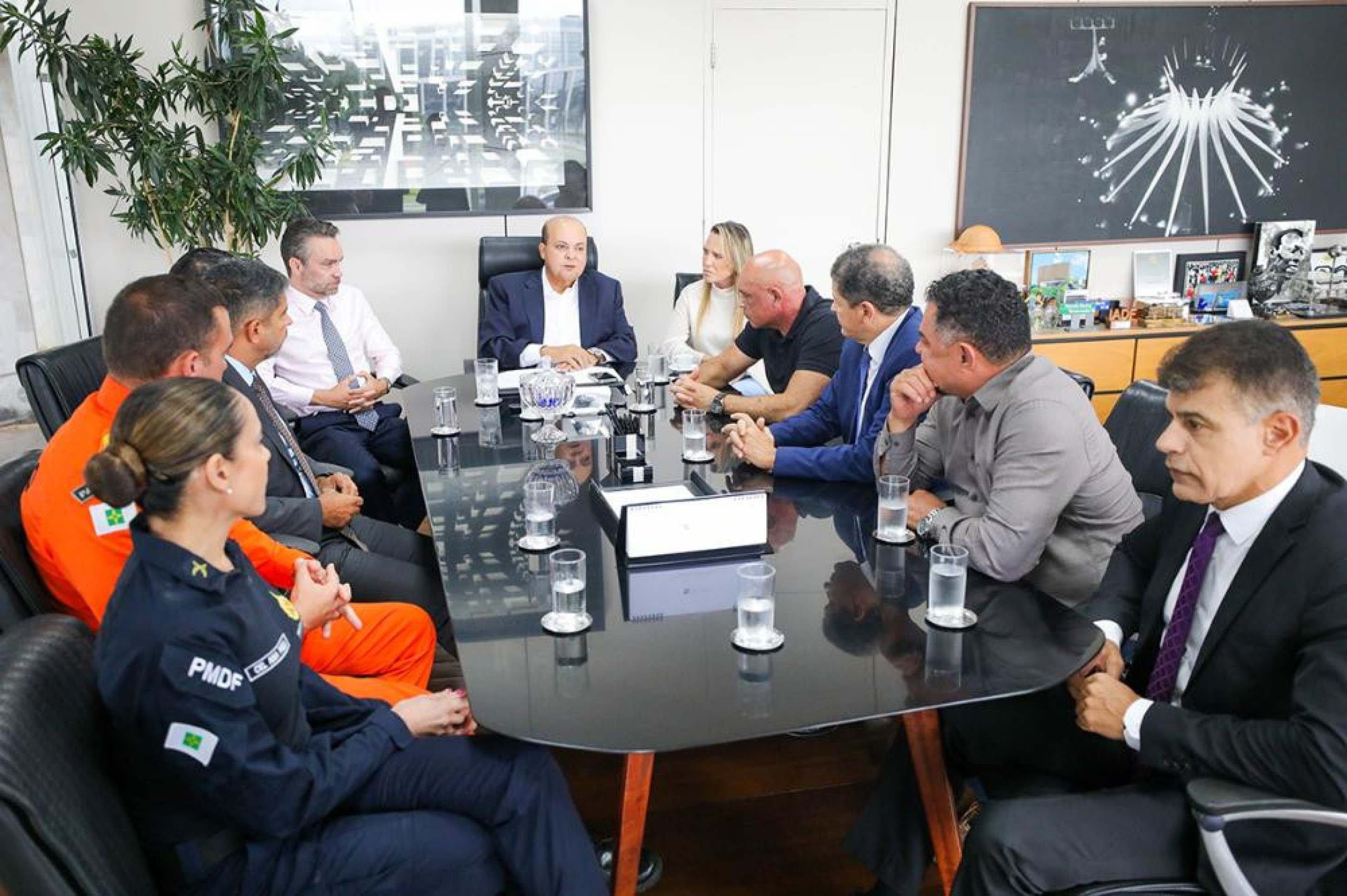 As lideranças das corporações agradeceram o apoio institucional e parlamentar que viabilizou o acordo