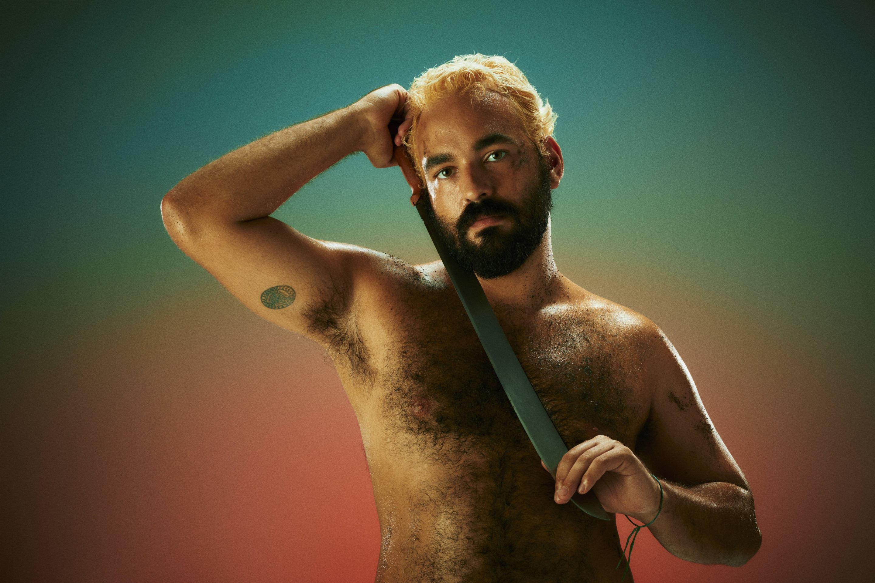 Mistura de ritmos e paixões é marca de Totô de Babalong em show nesta sexta