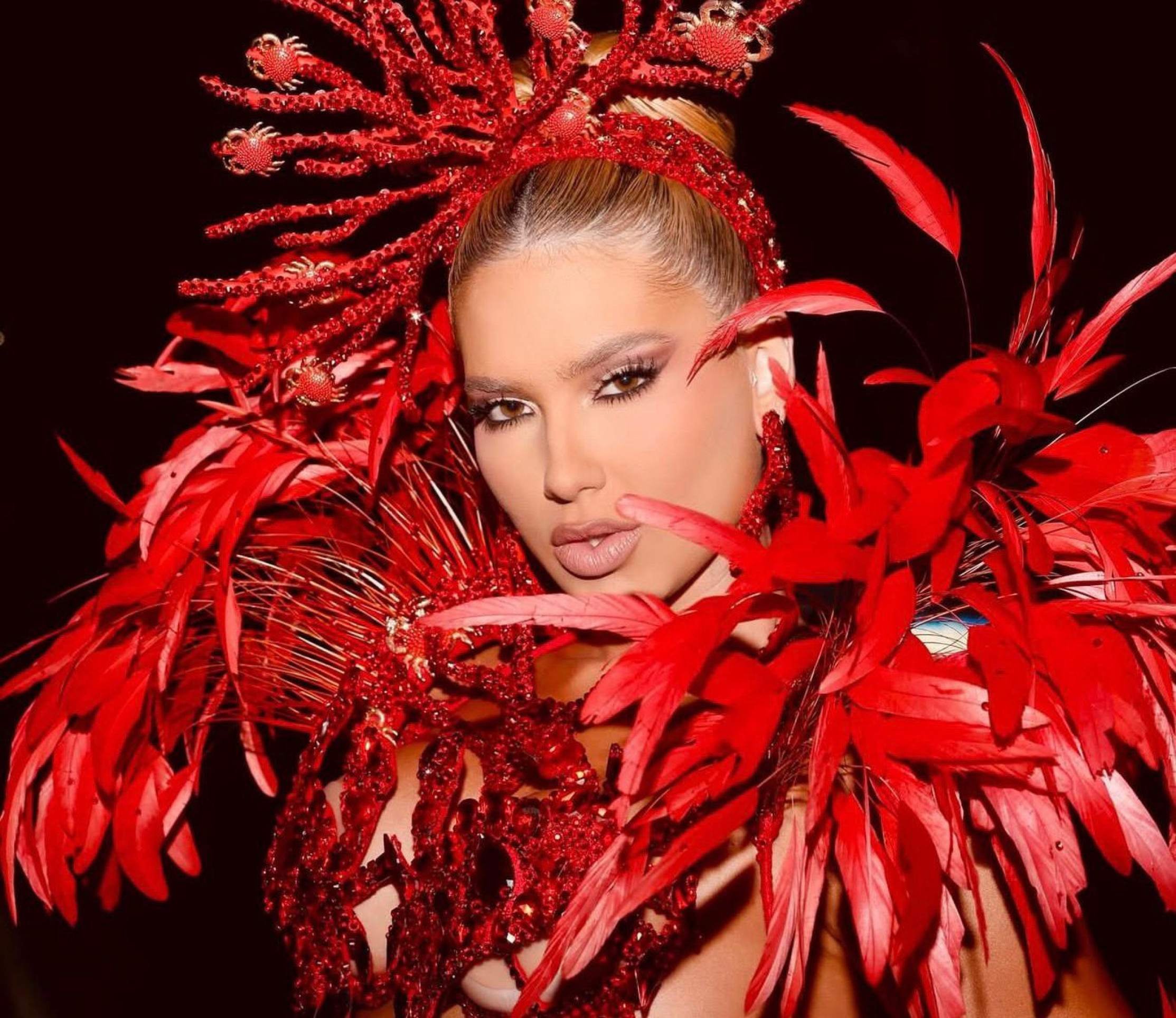 Assessoria de Virgínia desmente afastamento da escola