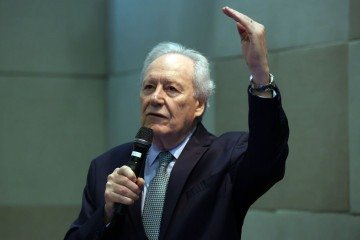 Lewandowski articulou duas iniciativas apontadas como estratégicas pelo Executivo: a PEC da Segurança Pública, em análise na Câmara, e o PL Antifacção, no Senado - (crédito: José Cruz/Agência Brasil) Lewandowski articulou duas iniciativas apontadas como estratégicas pelo Executivo: a PEC da Segurança Pública, em análise na Câmara, e o PL Antifacção, no Senado - (crédito: José Cruz/Agência Brasil)