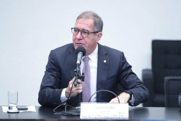Luiz Gastão (PSD-CE) apresentou o relatório em que defende a redução da jornada de trabalho -  (crédito: Bruno Spada / Câmara dos Deputados  )