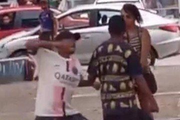 A suspeita foi localizada horas depois, em um galpão abandonado na QNN 11, e levada para a delegacia, onde foi autuada em flagrante. Os demais envolvidos continuam sendo procurados -  (crédito: Reprodução/Material cedido ao Correio) -A suspeita foi localizada horas depois, em um galpão abandonado na QNN 11, e levada para a delegacia, onde foi autuada em flagrante. Os demais envolvidos continuam sendo procurados -  (crédito: Reprodução/Material cedido ao Correio)