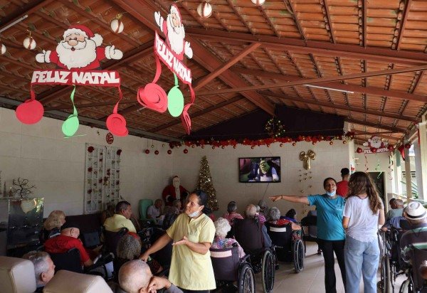 Bruna Gaston CB/DA Press