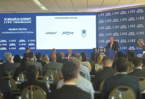 Ed Alves/C.B/D.A Press