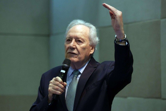 Lewandowski articulou duas iniciativas apontadas como estratégicas pelo Executivo: a PEC da Segurança Pública, em análise na Câmara, e o PL Antifacção, no Senado - (crédito: José Cruz/Agência Brasil) Lewandowski articulou duas iniciativas apontadas como estratégicas pelo Executivo: a PEC da Segurança Pública, em análise na Câmara, e o PL Antifacção, no Senado - (crédito: José Cruz/Agência Brasil)