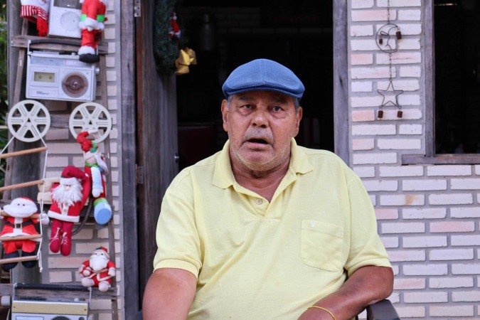 Samuel Gonçalves Dias, 68 anos, não é de conversar muito, mas ri ao falar que seu nome é igual ao do poeta maranhense      