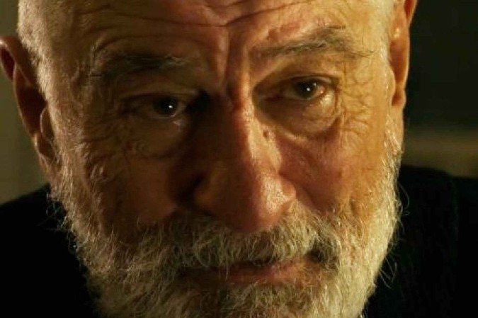 De Niro interpreta personagem que faz parte de operação contra uma seita de ex-soldados em novo suspense  -  (crédito: Reprodução/Internet)