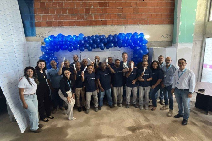 Trabalhadores da construção civil celebram fim do ano letivo no Programa de Alfabetização 
 -  (crédito: Divulgação/ Seconci-DF)