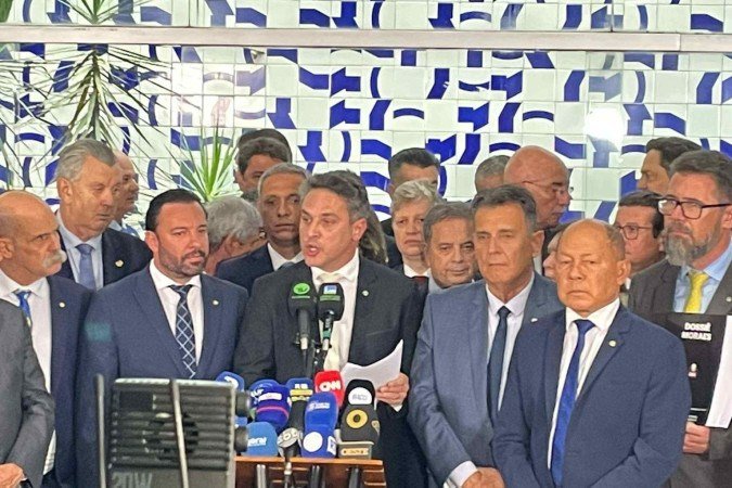 Parlamentares da oposição na Câmara dos Deputados e no Senado reagiram com veemência à decisão liminar do ministro do Supremo Tribunal Federal (STF) Gilmar Mendes, que modificou pontos do rito de impeachment de integrantes da Corte. O entendimento do magistrado será analisado pelo Plenário do STF, mas já acendeu o alerta político no Congresso. -  (crédito: Wal Lima CB)