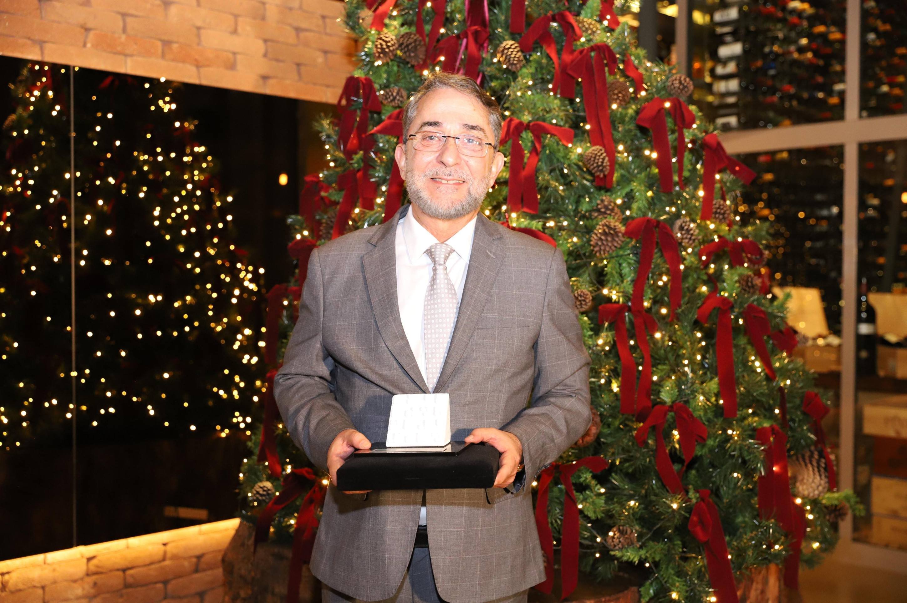 Presidente do Correio, Guilherme Machado é homenageado pela Ademi-DF