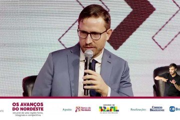 Segundo o economista do Banco Mundial, a redução da pobreza no Brasil passa obrigatoriamente por avanços no Nordeste
- (crédito: Foto: Reprodução do Youtube) Segundo o economista do Banco Mundial, a redução da pobreza no Brasil passa obrigatoriamente por avanços no Nordeste
- (crédito: Foto: Reprodução do Youtube)