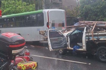 Duas faixas do Eixo L foram interditadas durante o atendimento para garantir a segurança dos socorristas -  (crédito: Divulgação/CBMDF) -Duas faixas do Eixo L foram interditadas durante o atendimento para garantir a segurança dos socorristas -  (crédito: Divulgação/CBMDF)