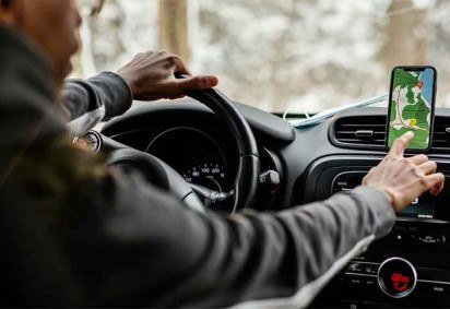 O alerta foi feito pela plataforma Uber, que comunicou às autoridades brasileiras sobre uma viagem suspeita, relatada por um motorista, com duas menores de idade desacompanhadas no Rio, informou o Ministério da Justiça e Segurança Pública (MJSP). -  (crédito:  Imagem Freepik) -O alerta foi feito pela plataforma Uber, que comunicou às autoridades brasileiras sobre uma viagem suspeita, relatada por um motorista, com duas menores de idade desacompanhadas no Rio, informou o Ministério da Justiça e Segurança Pública (MJSP). -  (crédito:  Imagem Freepik)