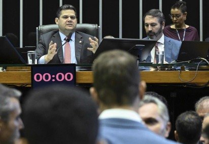 Davi Alcolumbre comanda a sessão do Congresso que aprovou a LDO com regra para liberação antecipada de recursos aos parlamentares em 2026 -  (crédito: Carlos Moura/Agencia Senado) -Davi Alcolumbre comanda a sessão do Congresso que aprovou a LDO com regra para liberação antecipada de recursos aos parlamentares em 2026 -  (crédito: Carlos Moura/Agencia Senado)