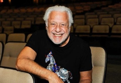 Antônio Fagundes está prestes a retornar às novelas da Globo após sete anos longe do formato. Segundo a coluna Outro Canal, do F5, o ator deve assinar contrato para integrar Quem Ama, Cuida, nova novela de Walcyr Carrasco prevista para maio de 2026. -  (crédito: Reprodução Instagram) -Antônio Fagundes está prestes a retornar às novelas da Globo após sete anos longe do formato. Segundo a coluna Outro Canal, do F5, o ator deve assinar contrato para integrar Quem Ama, Cuida, nova novela de Walcyr Carrasco prevista para maio de 2026. -  (crédito: Reprodução Instagram)