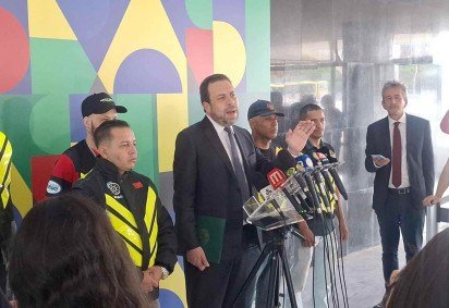 Boulos durante a cerimônia: 