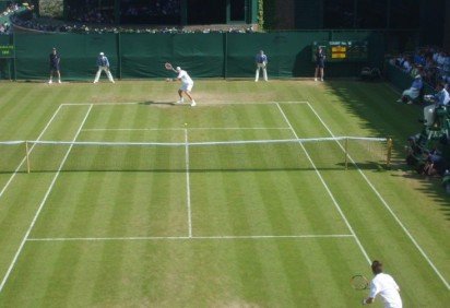 No dia 24 de junho de 2010 terminou a partida mais longa da história do tênis, com 11 horas e cinco minutos de intensa disputa. 

 -  (crédito: Wikimedia commons Voo de Mar) -No dia 24 de junho de 2010 terminou a partida mais longa da história do tênis, com 11 horas e cinco minutos de intensa disputa. 

 -  (crédito: Wikimedia commons Voo de Mar)