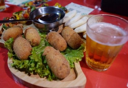 Cavalo Marinho, um croquete de salmão, é o prato do Solano's, no Guará -  (crédito: Minervino Júnior/CB/D.A.Press) -Cavalo Marinho, um croquete de salmão, é o prato do Solano's, no Guará -  (crédito: Minervino Júnior/CB/D.A.Press)
