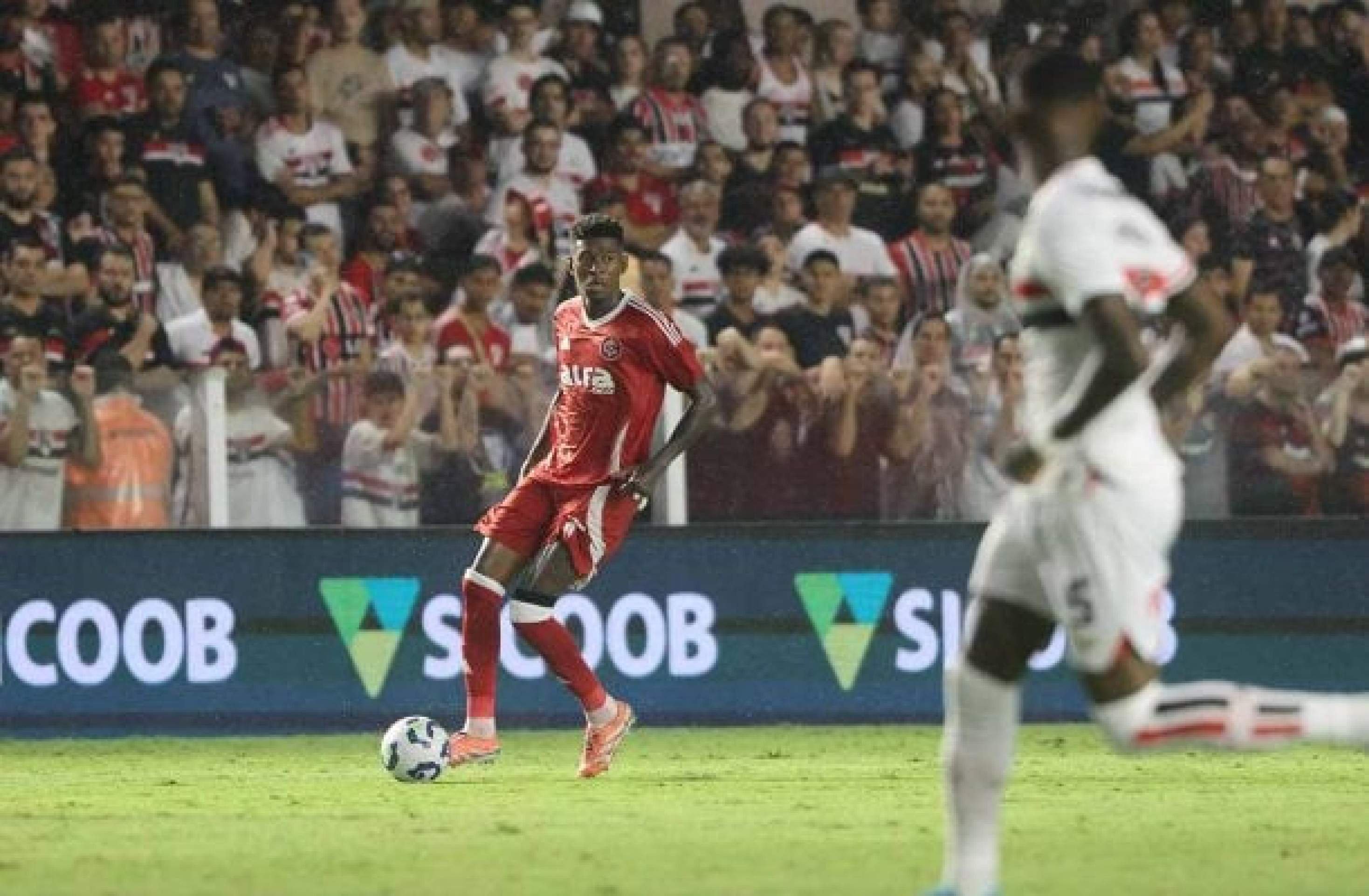 Internacional esfacela em três rodadas e vê concorrentes abrirem vantagem na luta contra o rebaixamento  -  (crédito:  Foto: Ricardo Duarte / Internacional) -Internacional esfacela em três rodadas e vê concorrentes abrirem vantagem na luta contra o rebaixamento  -  (crédito:  Foto: Ricardo Duarte / Internacional)