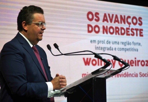 Ed Alves/C.B/D.A Press